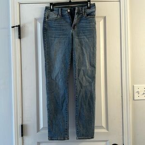 Never worn size 5/27 Judy Blue Jeans